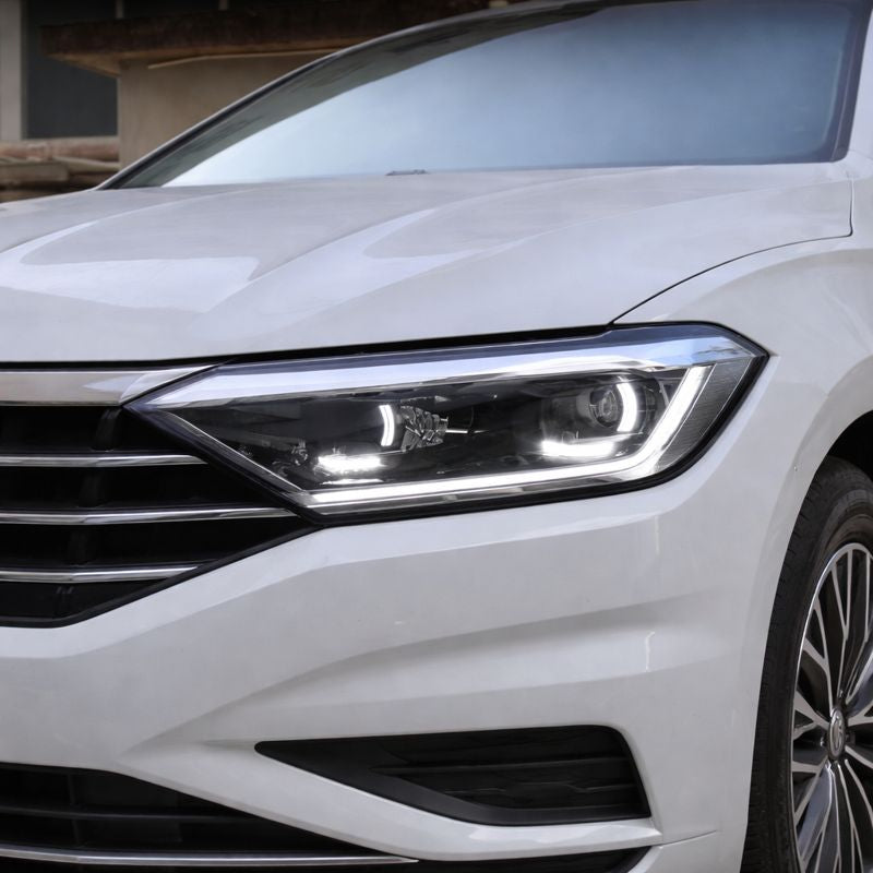 Fari anteriori a Led per VW Sagitar / Jetta (2019–2024)