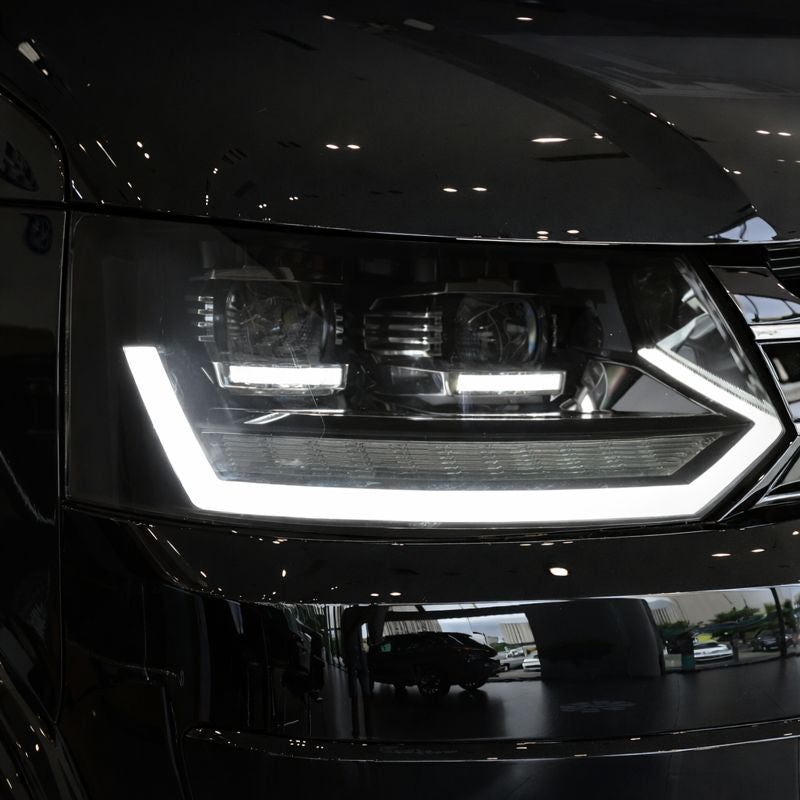 Fari anteriori a Led per VW Multivan T5 / Caravelle (2010–2015)